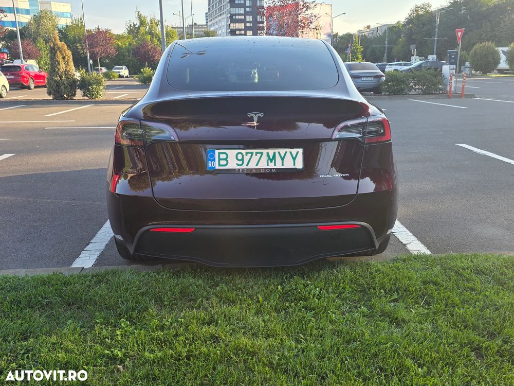 Tesla Model Y AWD Performance - 4