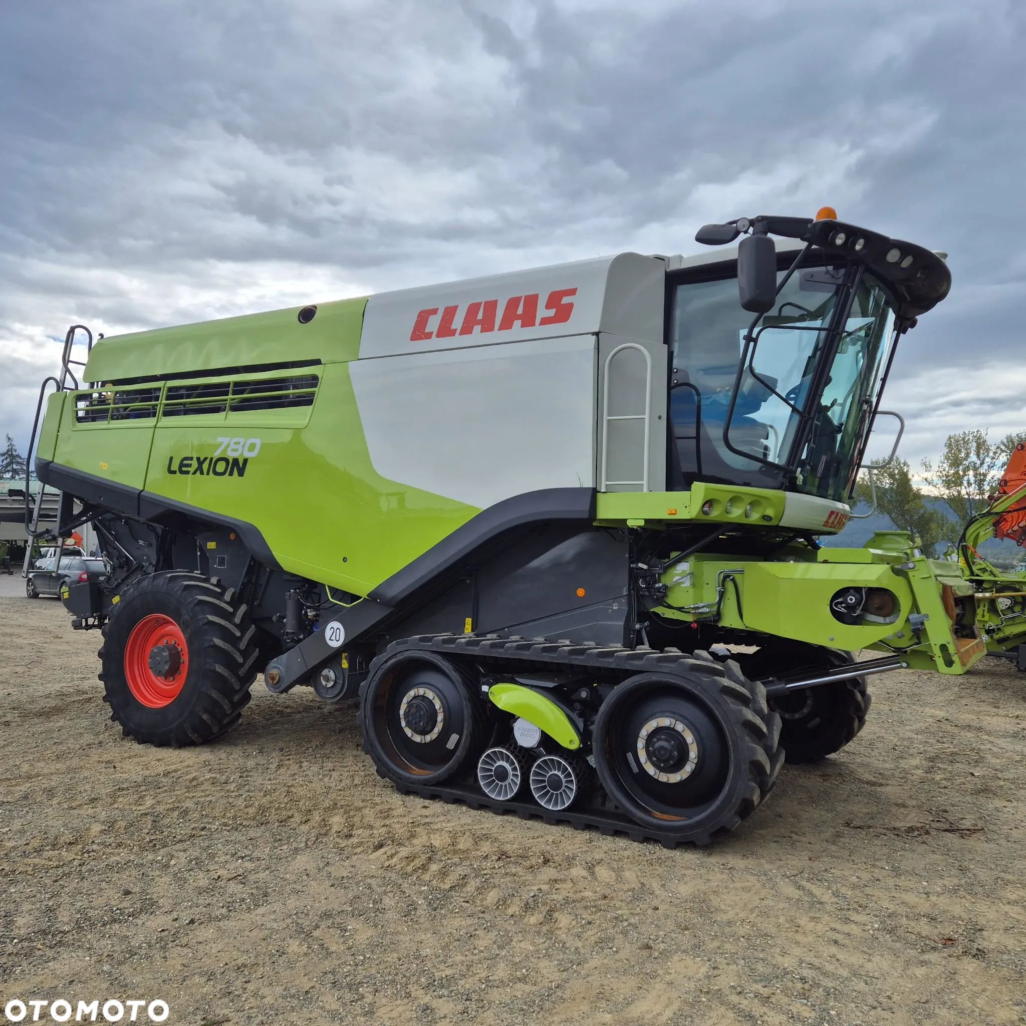 Claas Lexion 780TT(4x4) z hederem - 1