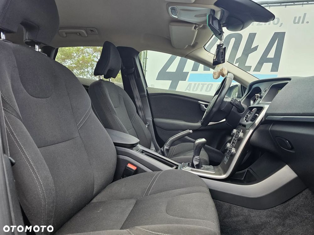 Volvo V40 D2 Momentum - 11