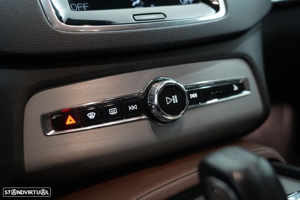 Volvo XC 90 2.0 T8 PHEV Momentum Plus AWD - 17