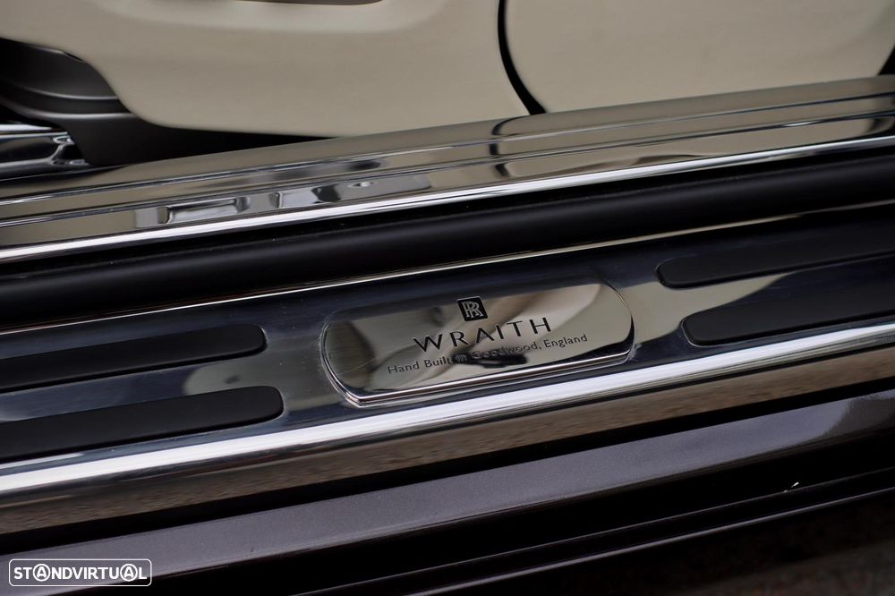 Rolls Royce Wraith 6.6 Twin-Turbo V12 - 32