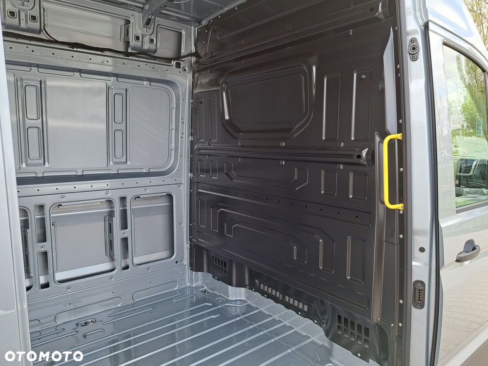 Volkswagen Crafter - 11