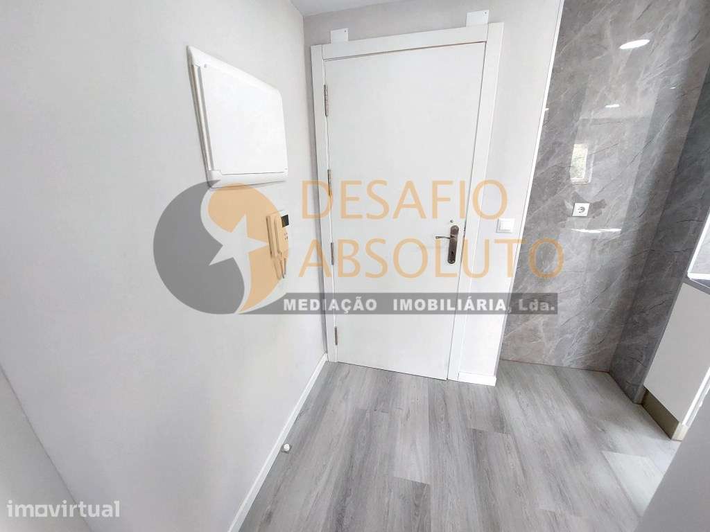 Apartamento T2 totalmente Remodelado c/ Arrecadação. Corroios - Grande imagem: 2/22