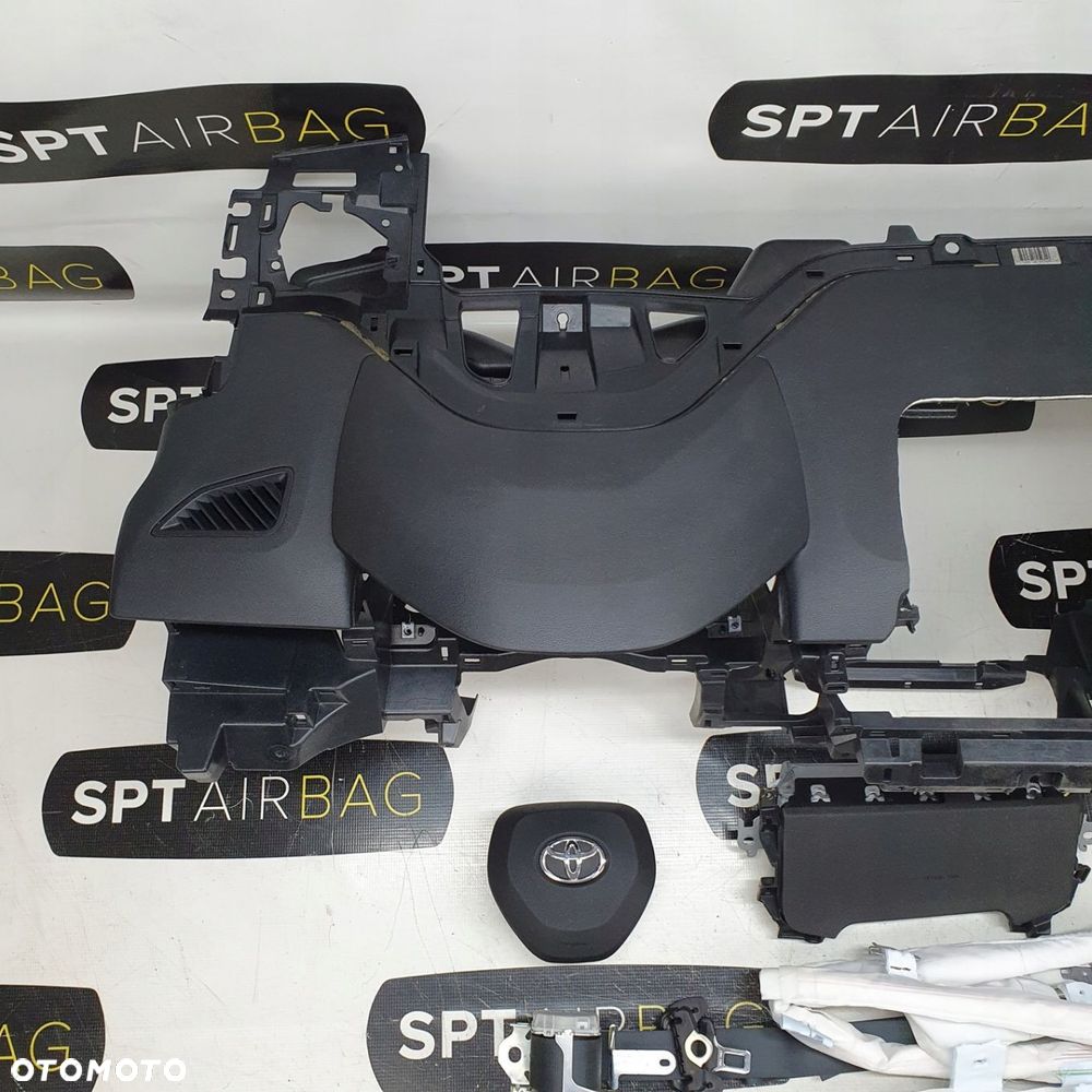 TOYOTA COROLLA E21 FACE LIFT DESKA ROZDZIELCZA KONSOLA KOKPIT PULPIT PODUSZKI AIRBAG AIR BAG PASY KURTYNY KIT SET - 2