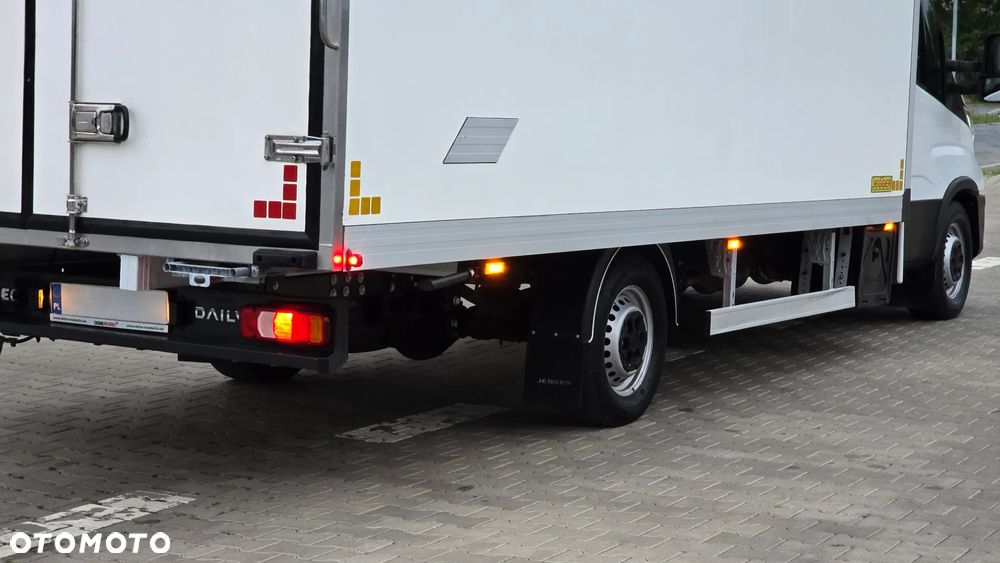 Iveco ❗️❗️DAILY 3.0 180KM 35S18 ❗️❗️ZABUDOWA JEGGER 10 PALET / KONTENER 5M / PODUSZKI PNEUMATYCZNE / SKRZYNIA MANUALNA / NAWIGACJA / TEMPOMAT ADAPTACYJNY / KABINA SYPIALNIANA / LEKKI KONTENER / WERSJA WZMOCNIONA / SALON POLSKA / FULL LED / RAMA / MAKSYMALNA OPCJA WYPOSAŻENIA❗❗ STAN - JAK NOWY ❗️ - 14