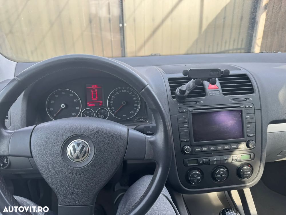 Volkswagen Golf 1.6 FSI Comfortline - 6