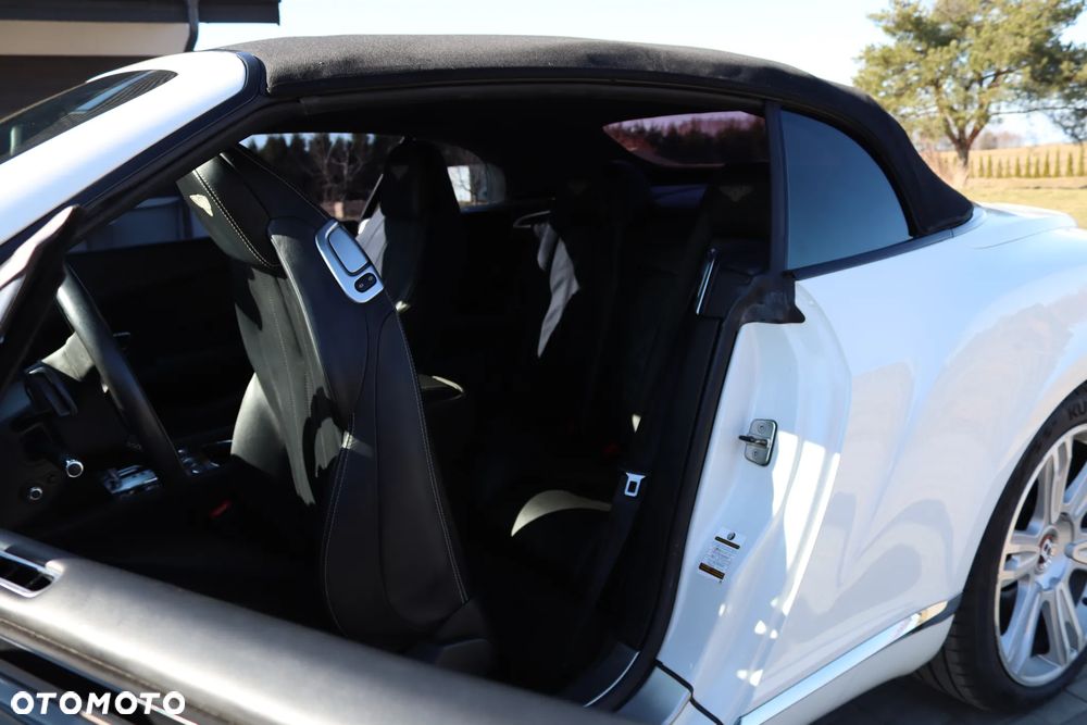 Bentley Continental GT - 38