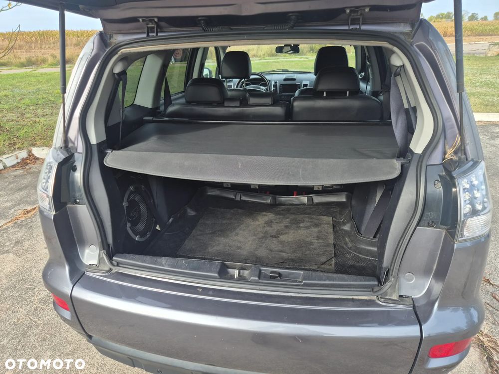 Mitsubishi Outlander - 6