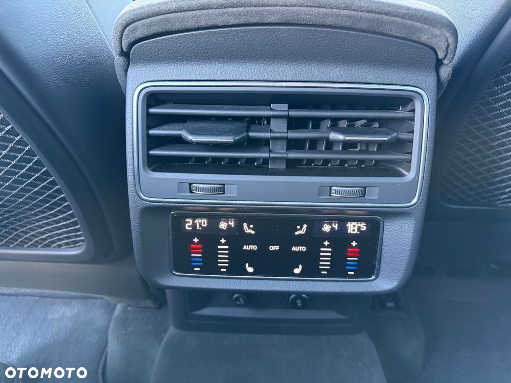 Audi RS Q8 TFSI Quattro Tiptronic - 33