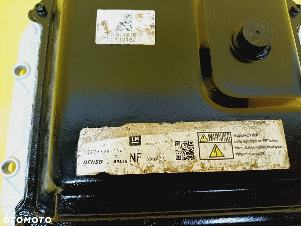 KOMPUTER SILNIKA OPEL ASTRA III H ZAFIRA B 1.7 CDTI 55571776 NR2 - 4