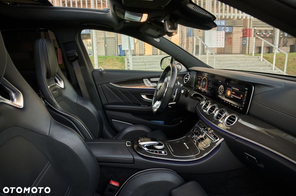 Mercedes-Benz Klasa E AMG 63 S 4-Matic+ - 24