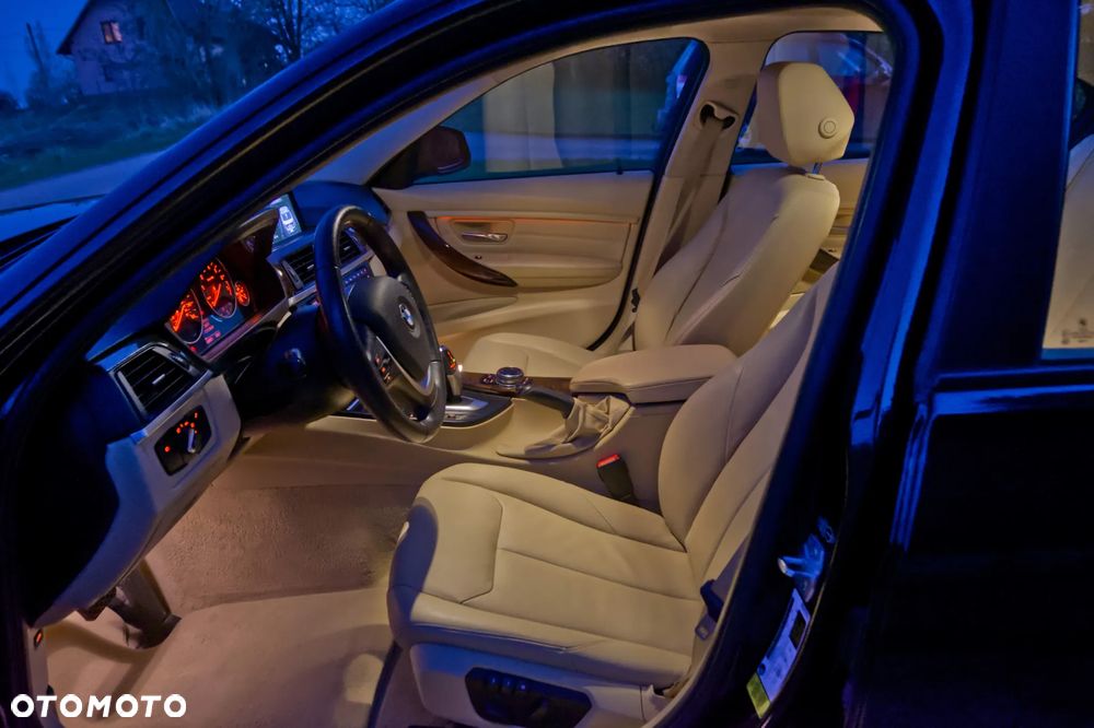 BMW Seria 3 328i - 16