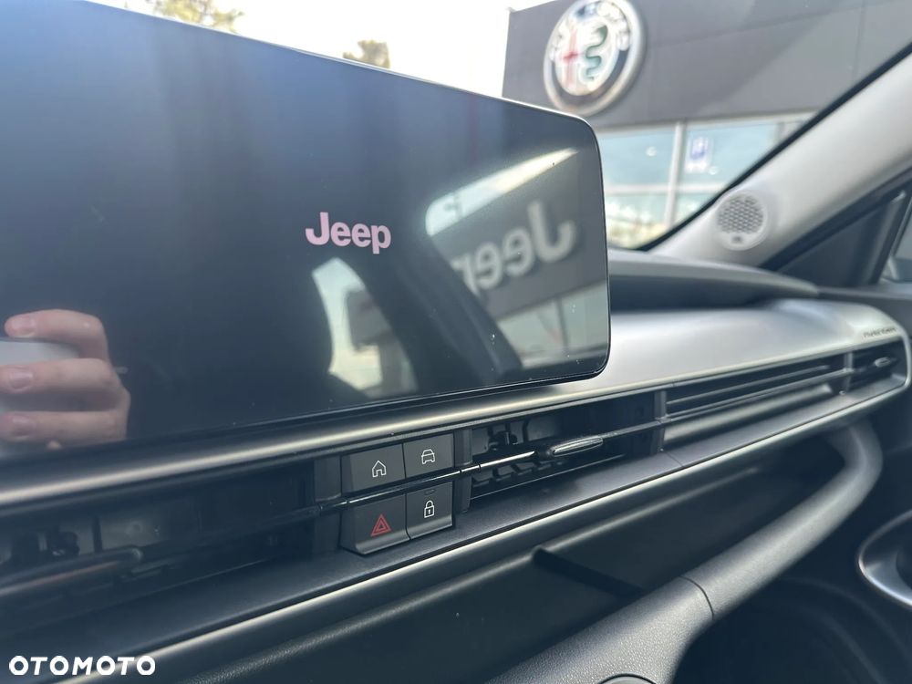 Jeep Avenger 1.2 T3 mHEV Summit FWD eDCT6 - 13