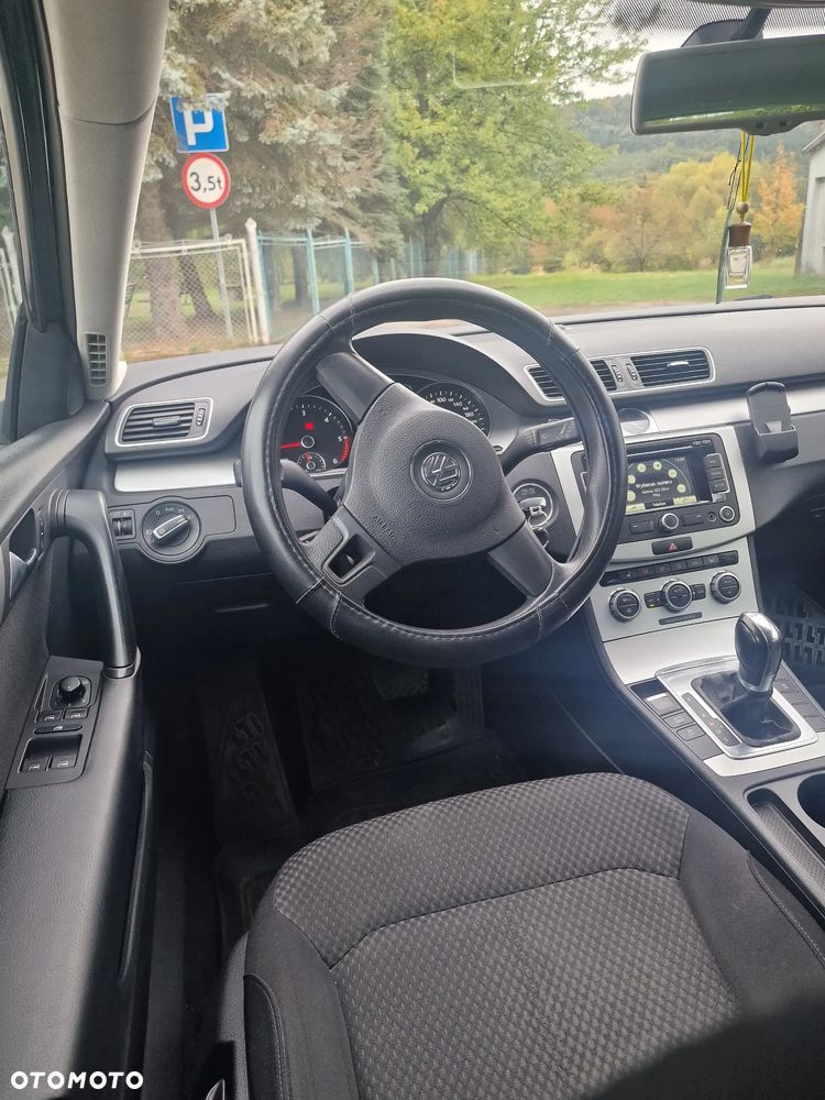 Volkswagen Passat - 34