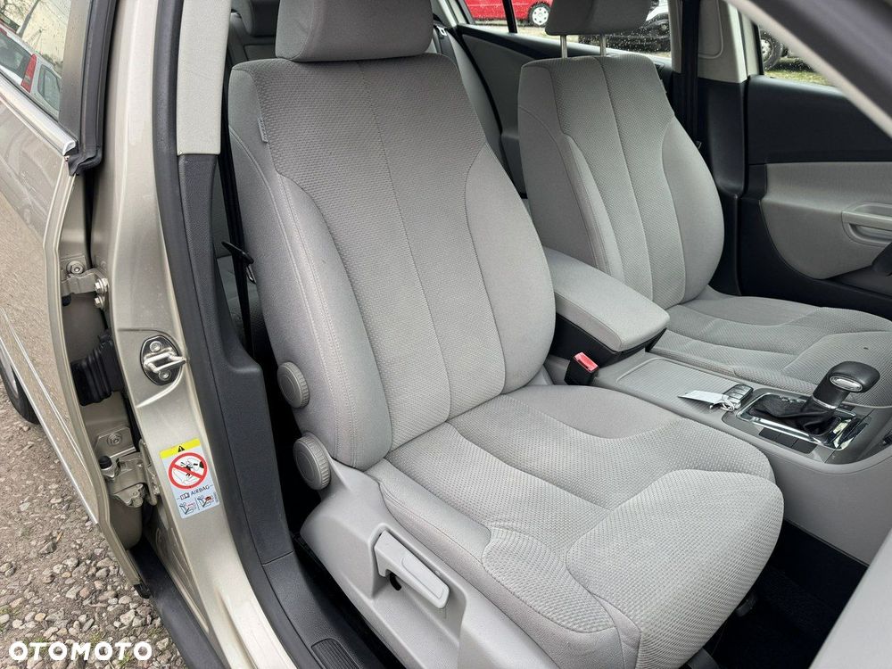 Volkswagen Passat 2.0 FSI Automatik Comfortline - 13