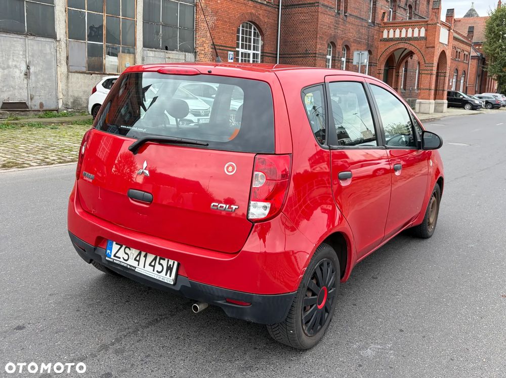 Mitsubishi Colt - 4