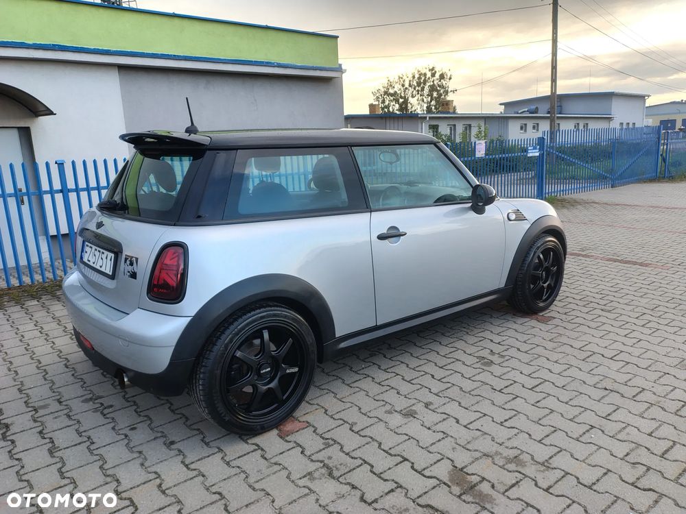 MINI Cooper Standard - 12