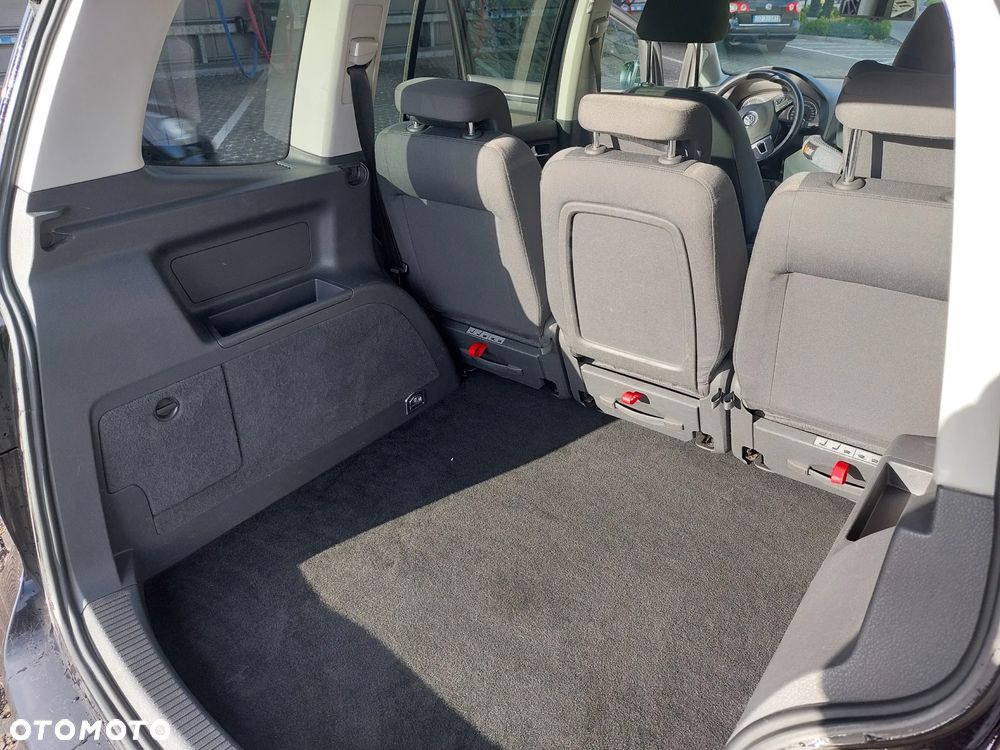 Volkswagen Touran - 21