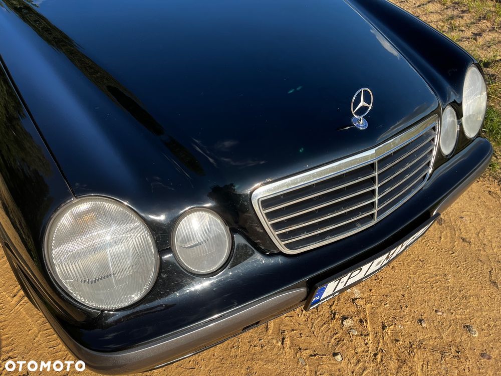 Mercedes-Benz Klasa E 200 T Classic - 24