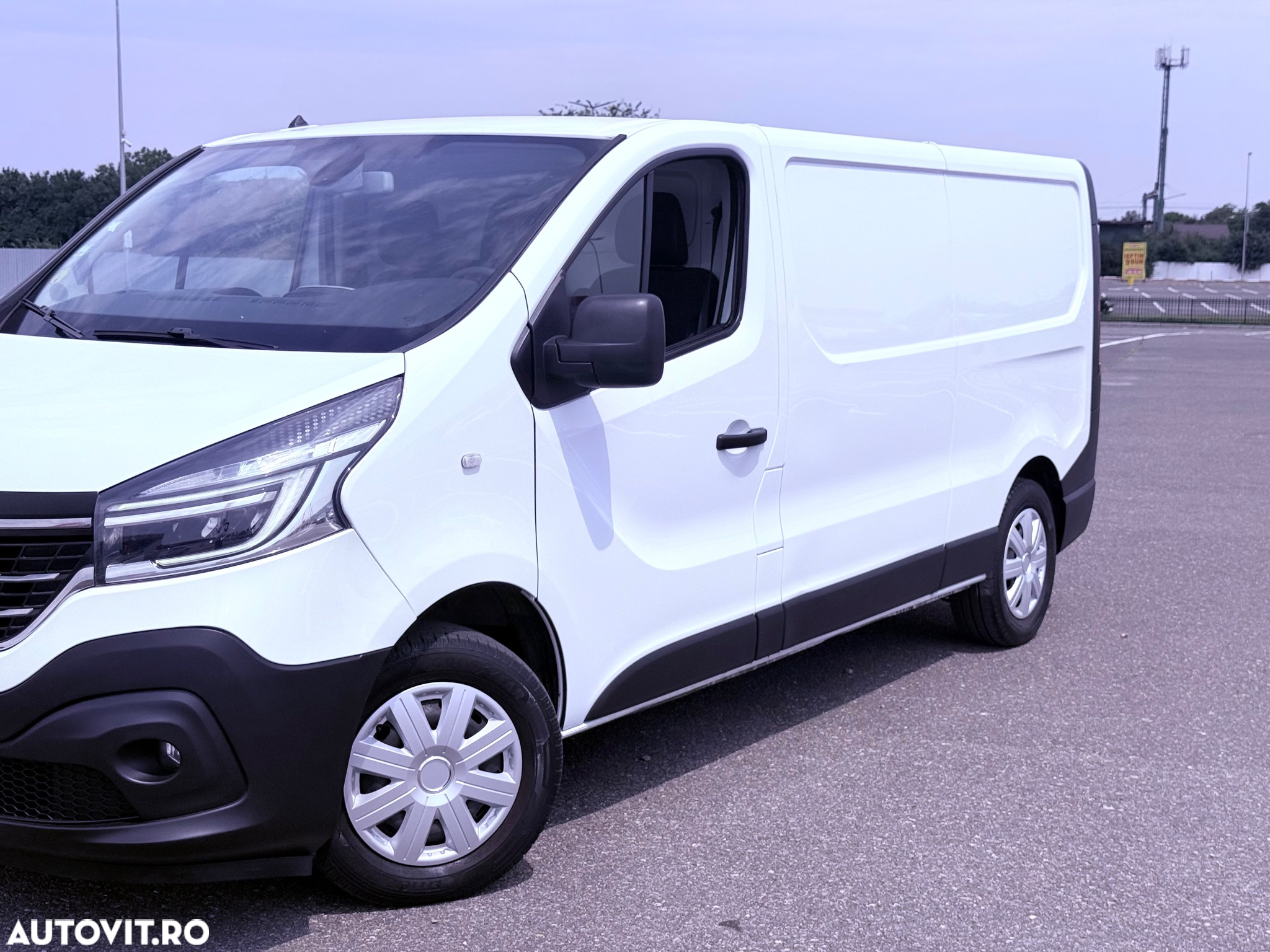 Renault Trafic 2.0 Blue dCi 146 Furgon Cabina Dubla L2H1 Authentique - 2