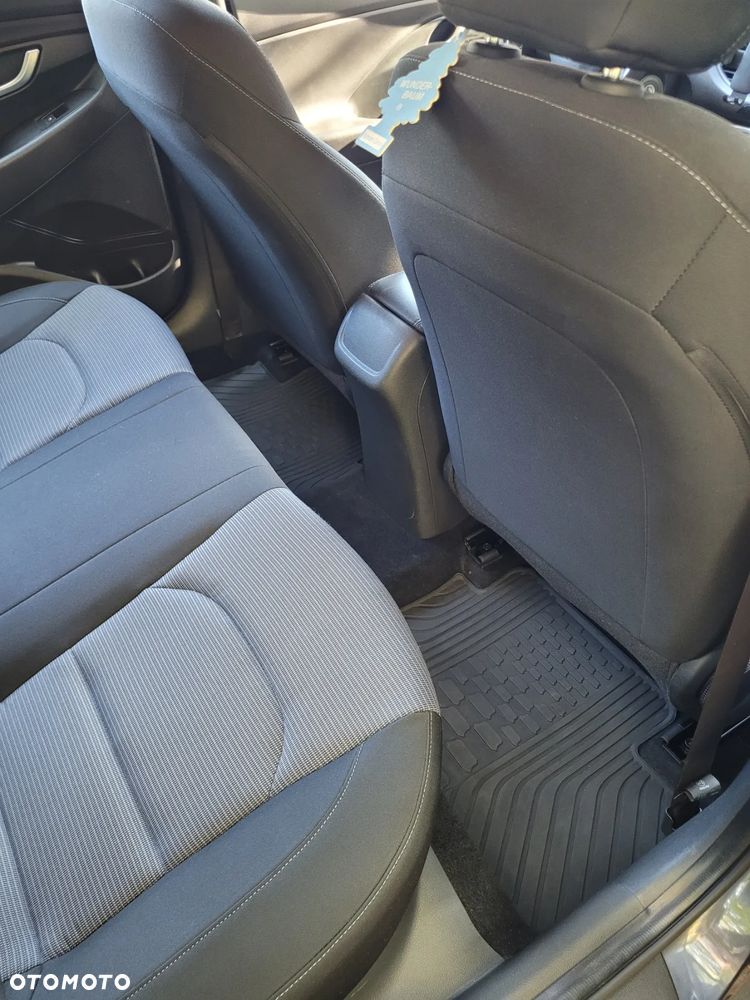 Hyundai i30 1.6 D Classic + DCT - 25