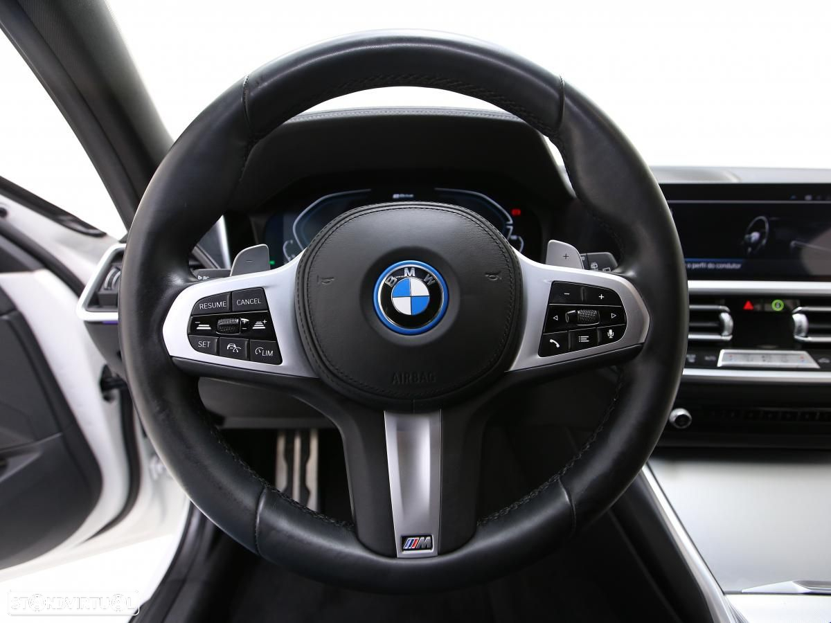 BMW 330 e Touring Pack M Auto - 22