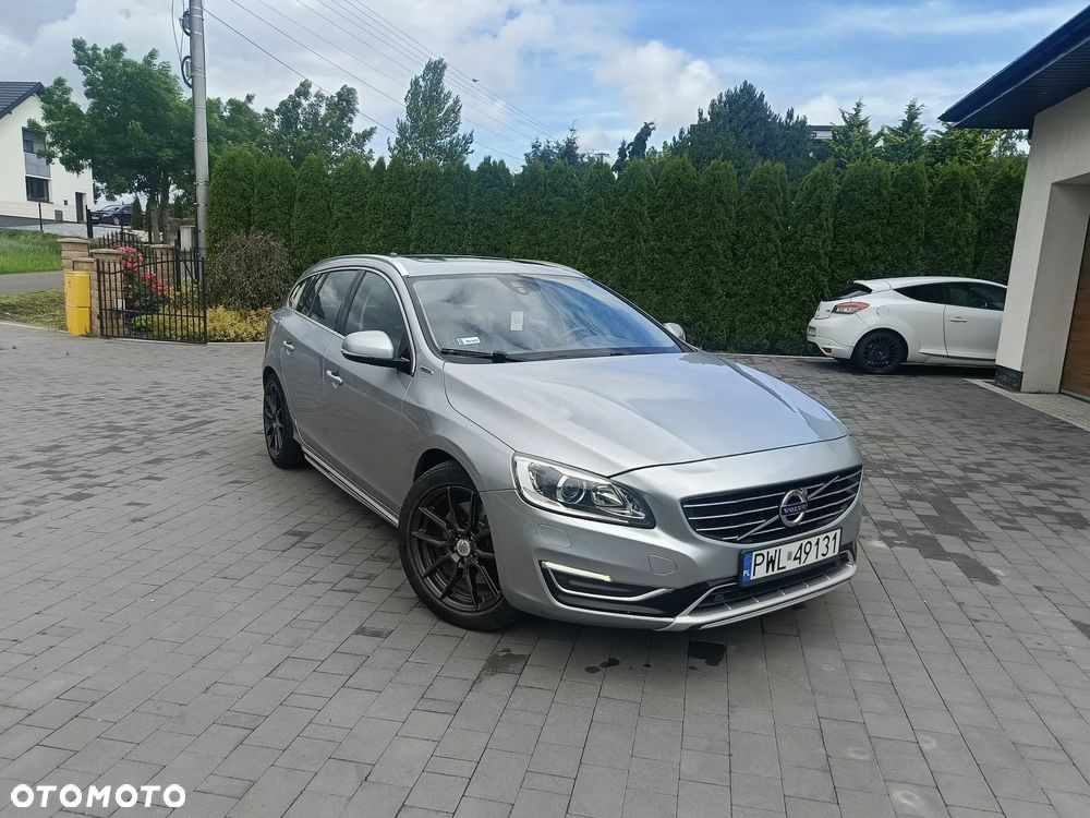 Volvo V60 D6 AWD Plug-in Hybrid Summum - 4