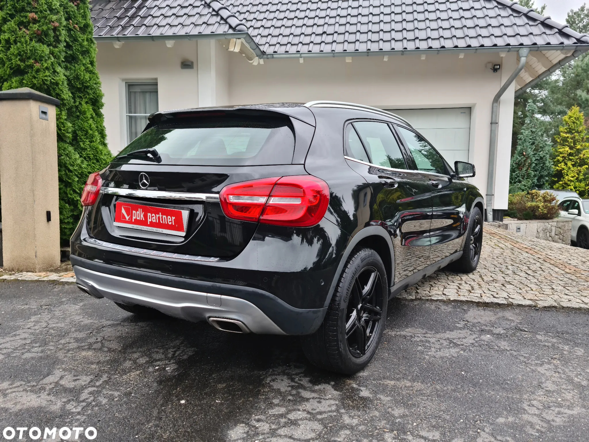 Mercedes-Benz GLA - 10
