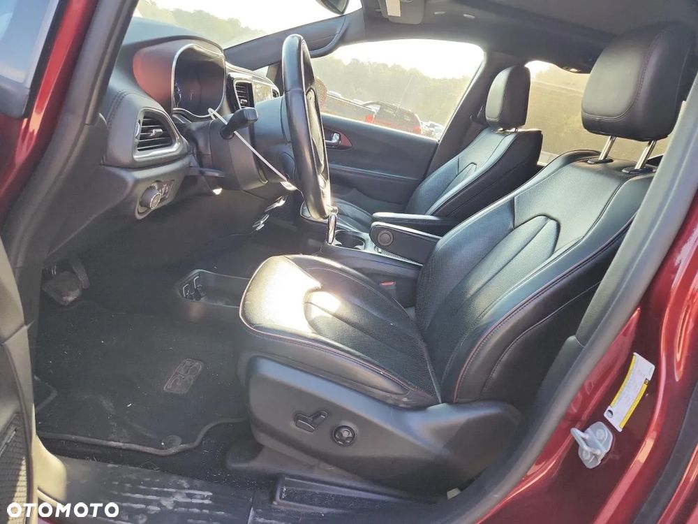 Chrysler Pacifica - 6