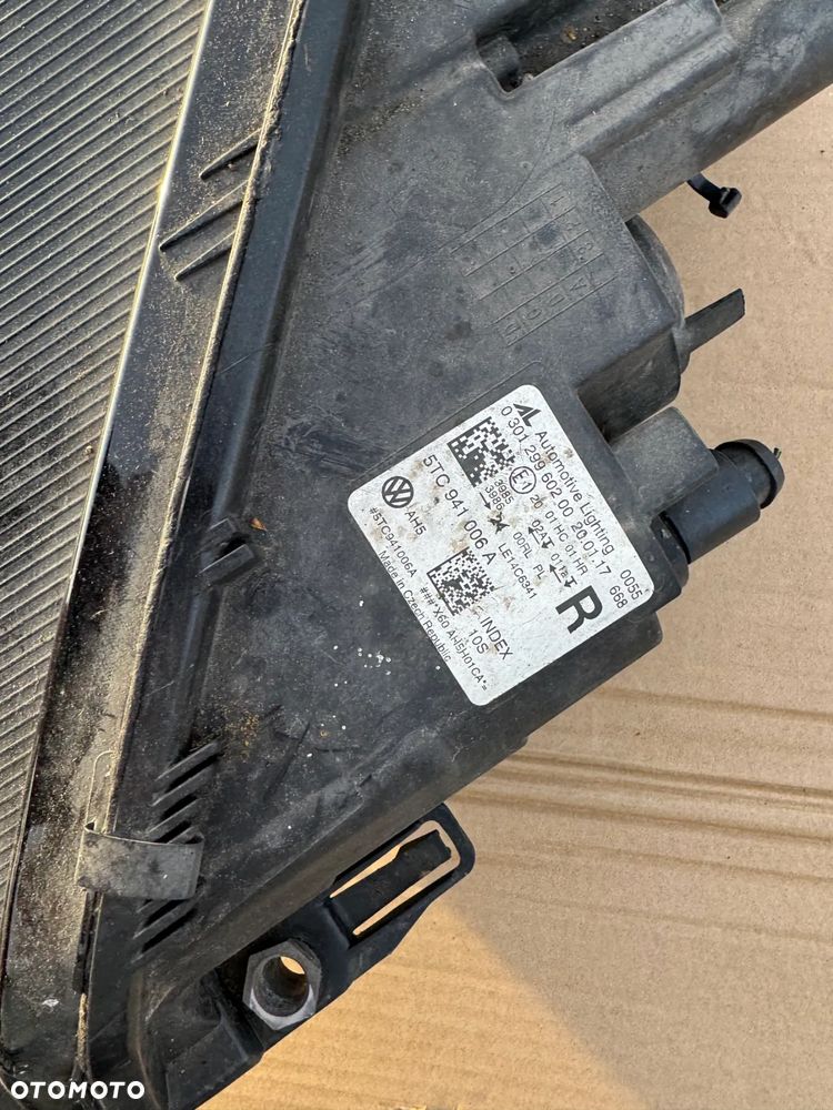 VW Touran 5ta reflektor UK ANGLIK prawy lewy lampa przód - 5