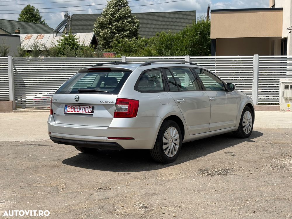 Skoda Octavia 1.6 TDI DSG Ambition - 4