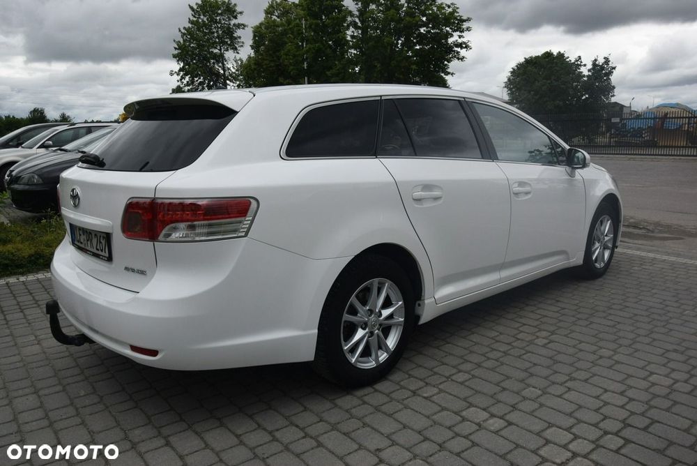Toyota Avensis - 13