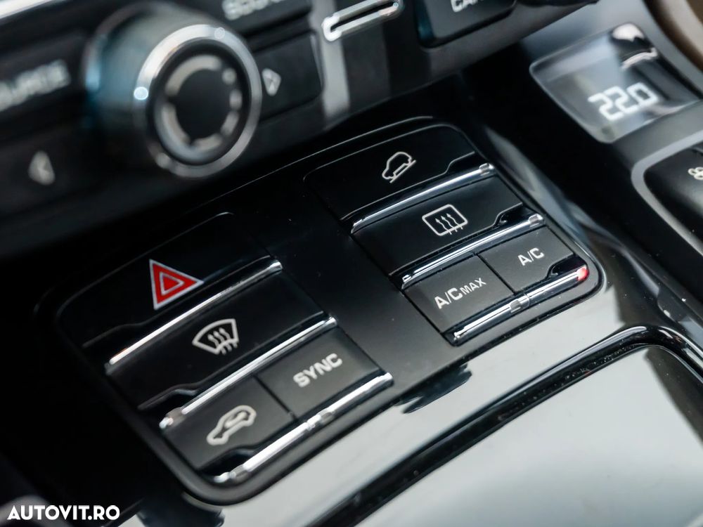 Porsche Cayenne Tiptronic S - 25