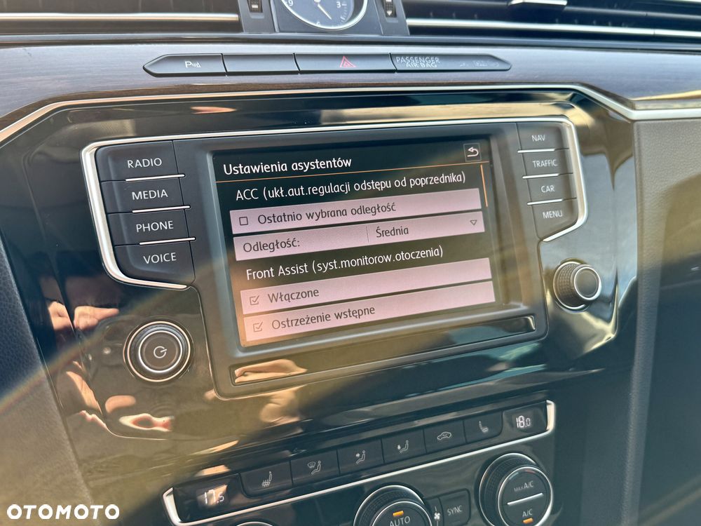 Volkswagen Passat - 17