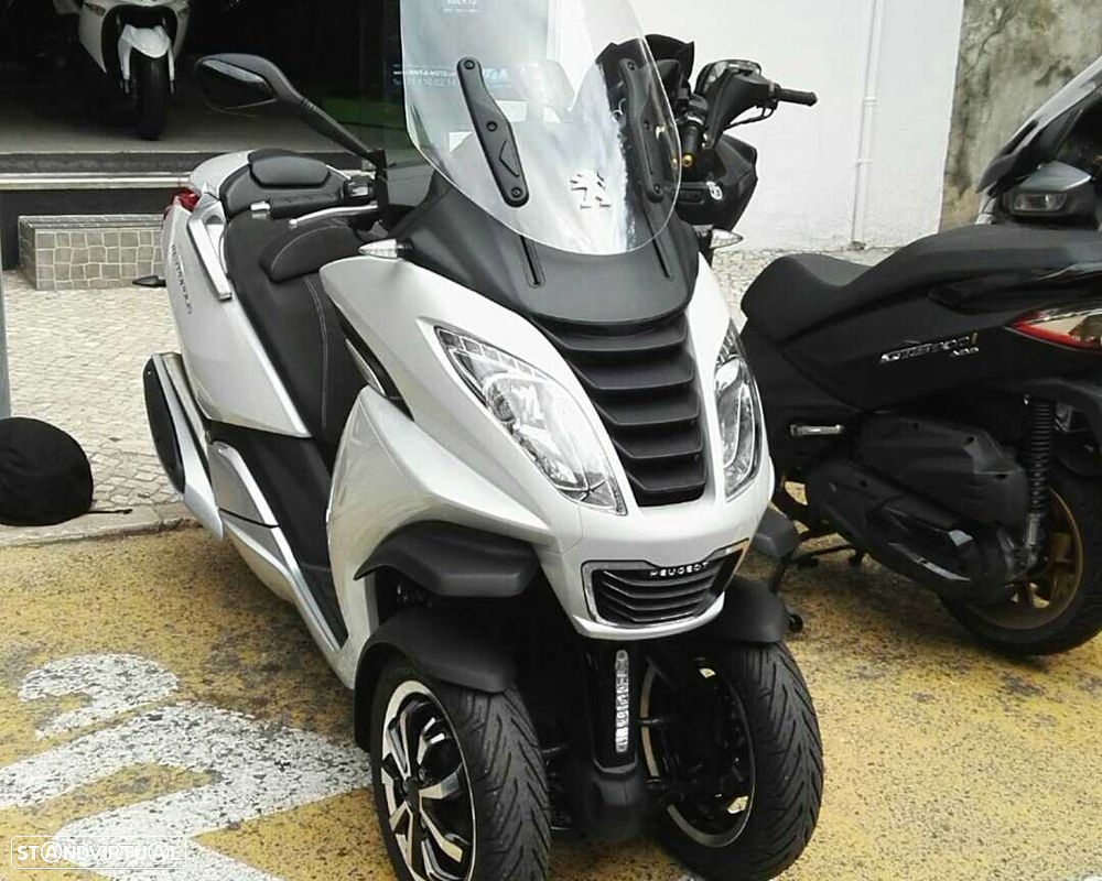Peugeot Métropolis - 2