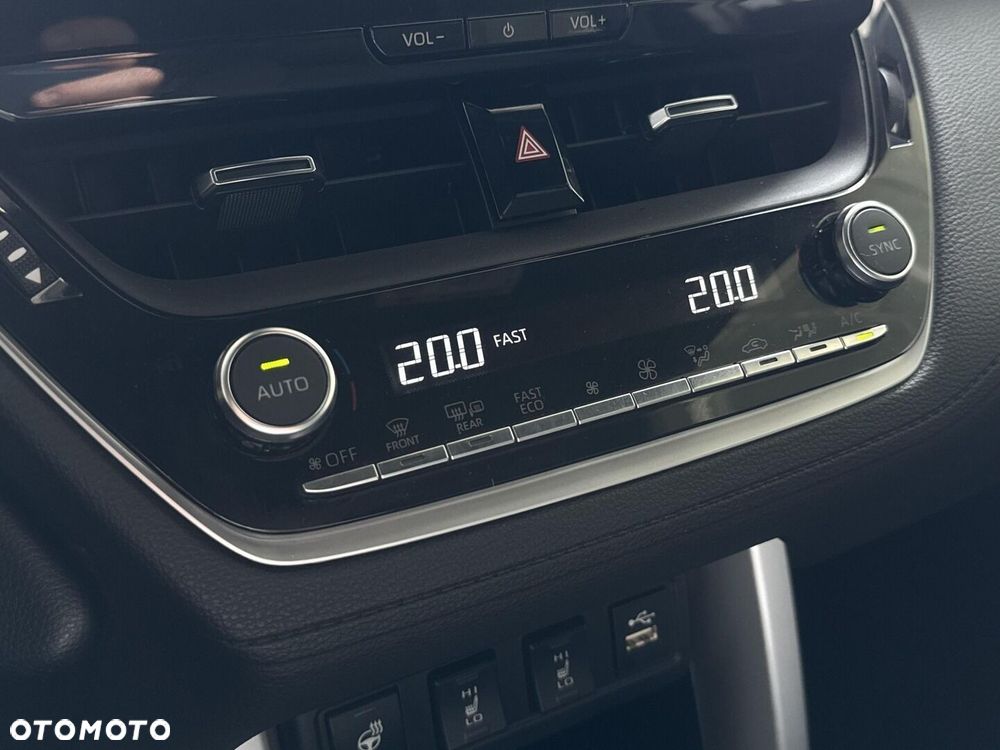 Toyota Corolla Cross - 24