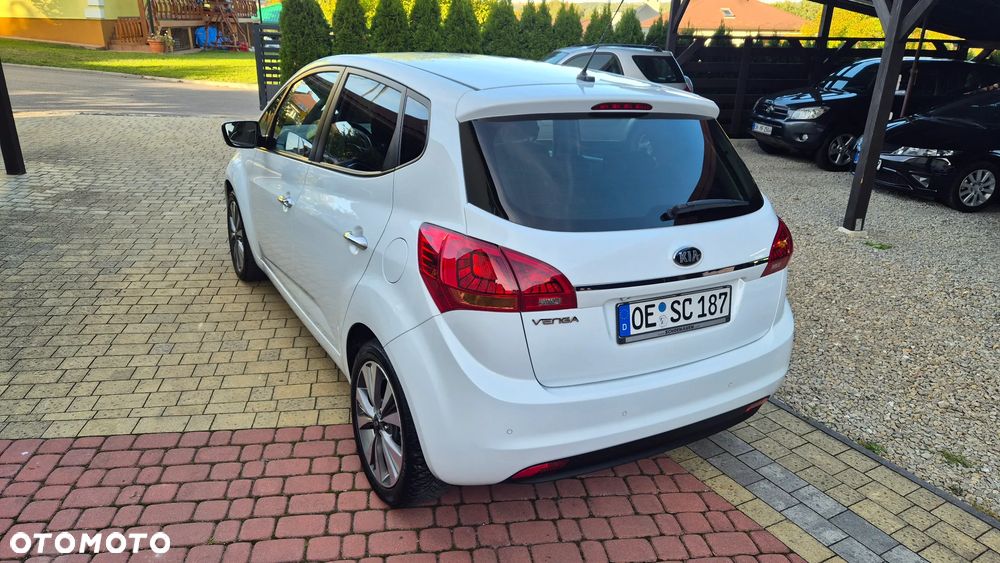 Kia Venga - 12