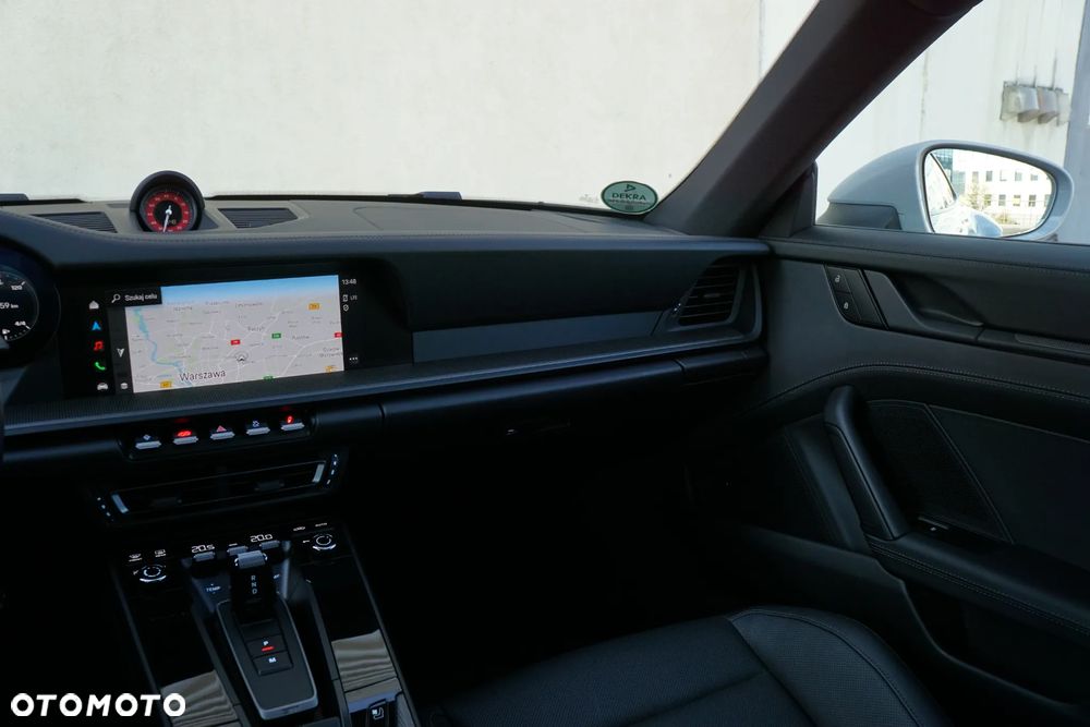 Porsche 911 Carrera 4 GTS - 20