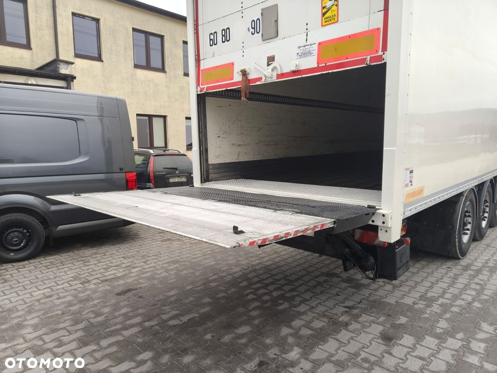 Fruehauf KONTENER FURGON / OSIE BPW . ROLETA / PODŁOGA SZYNA-DESKA / WINDA ZAŁADUNKOWA - 26