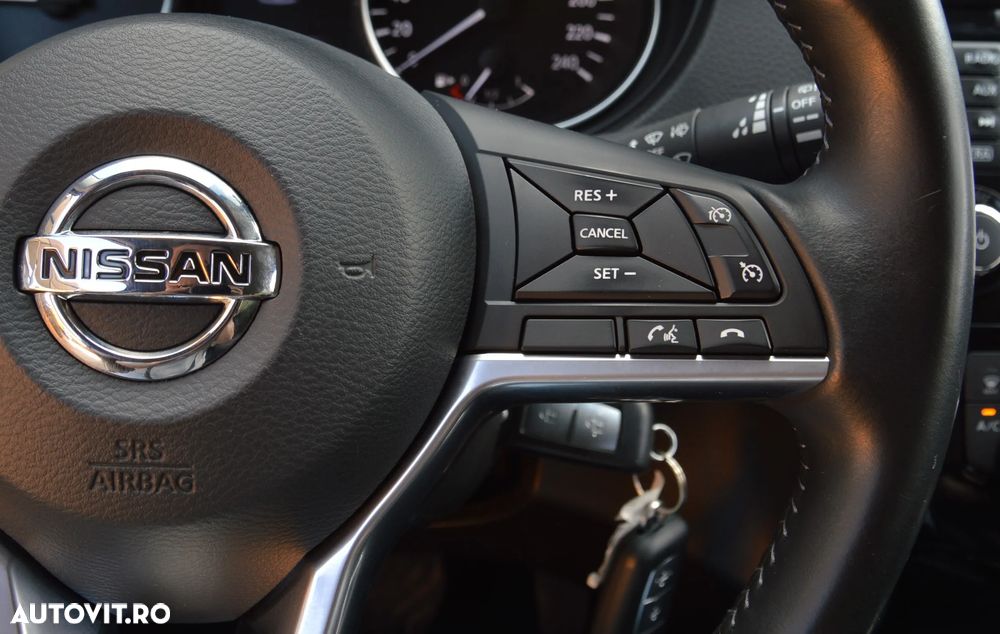 Nissan Qashqai 1.6 DCI Xtronic ACENTA - 26