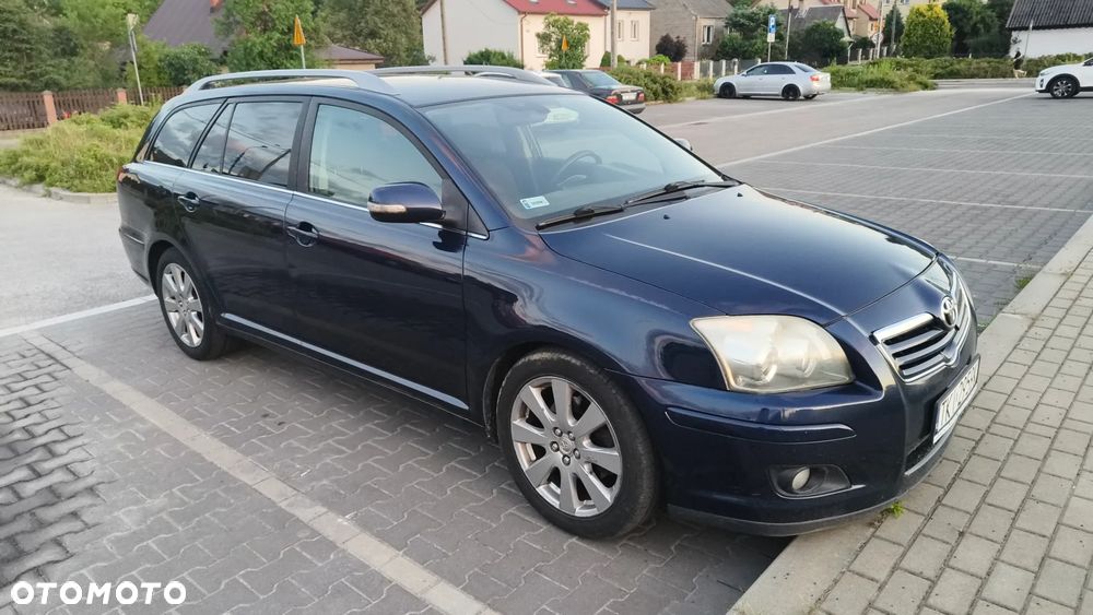 Toyota Avensis 2.0 D-4D Sol - 22