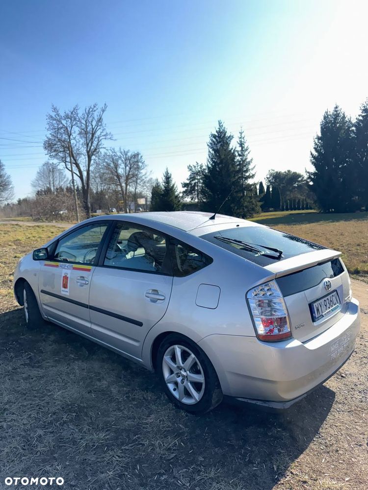 Toyota Prius 1.5 VVT-i Sol - 2
