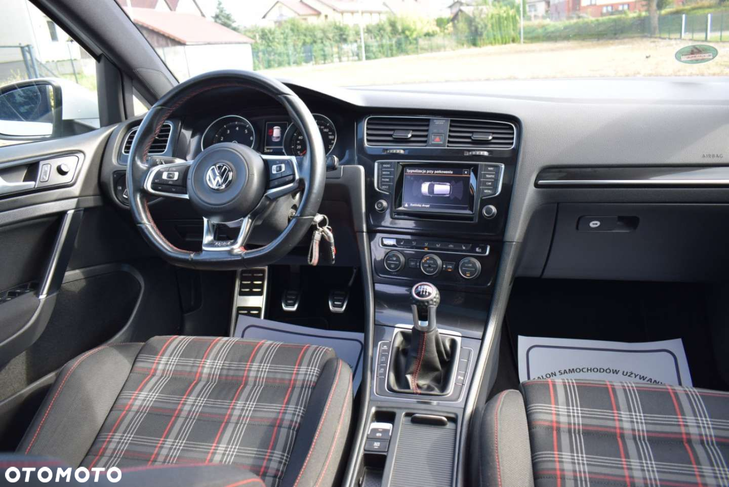 Volkswagen Golf - 25