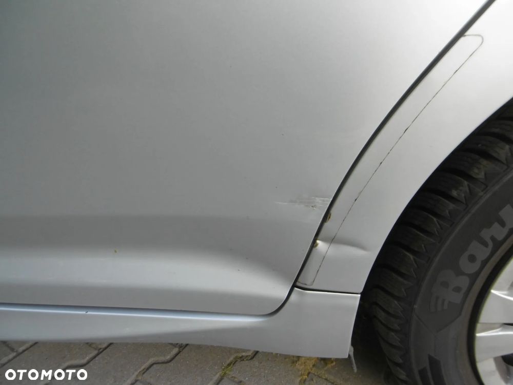 Toyota Avensis 1.6 Active - 18