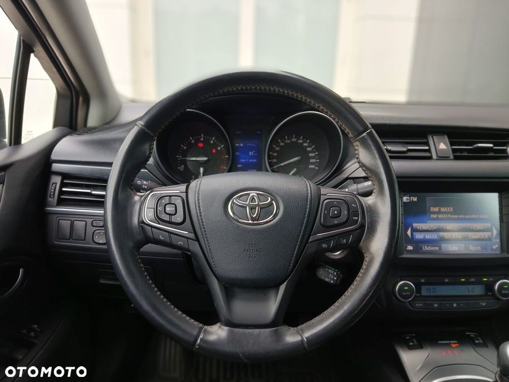 Toyota Avensis 1.8 Premium EU5 - 14