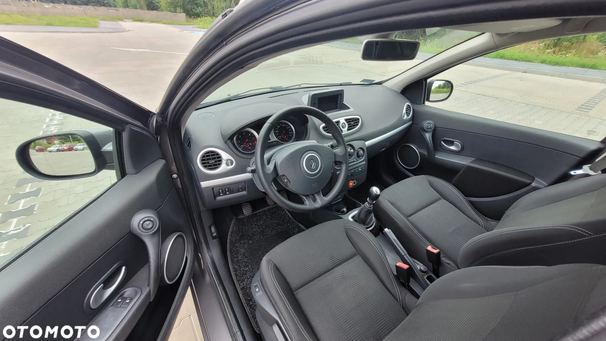 Renault Clio 1.5 dCi 85 FAP Grandtour Dynamique - 13