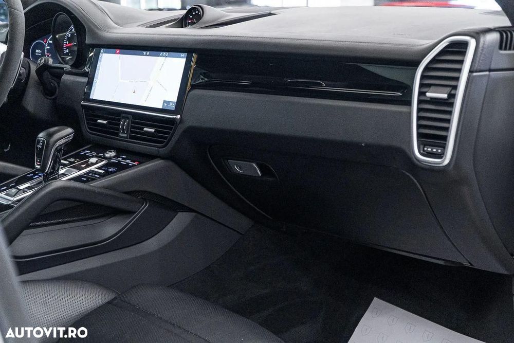 Porsche Cayenne Coupe - 38