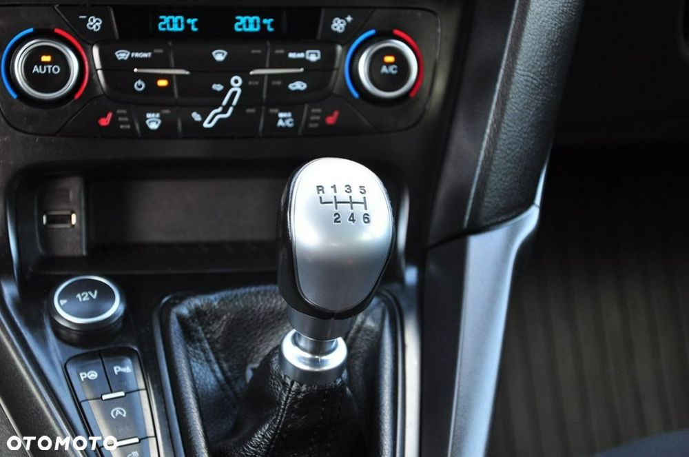 Ford Focus - 33