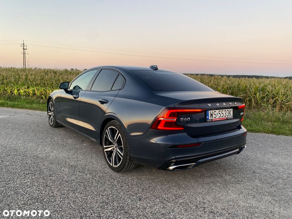 Volvo S60 T5 R-Design - 11