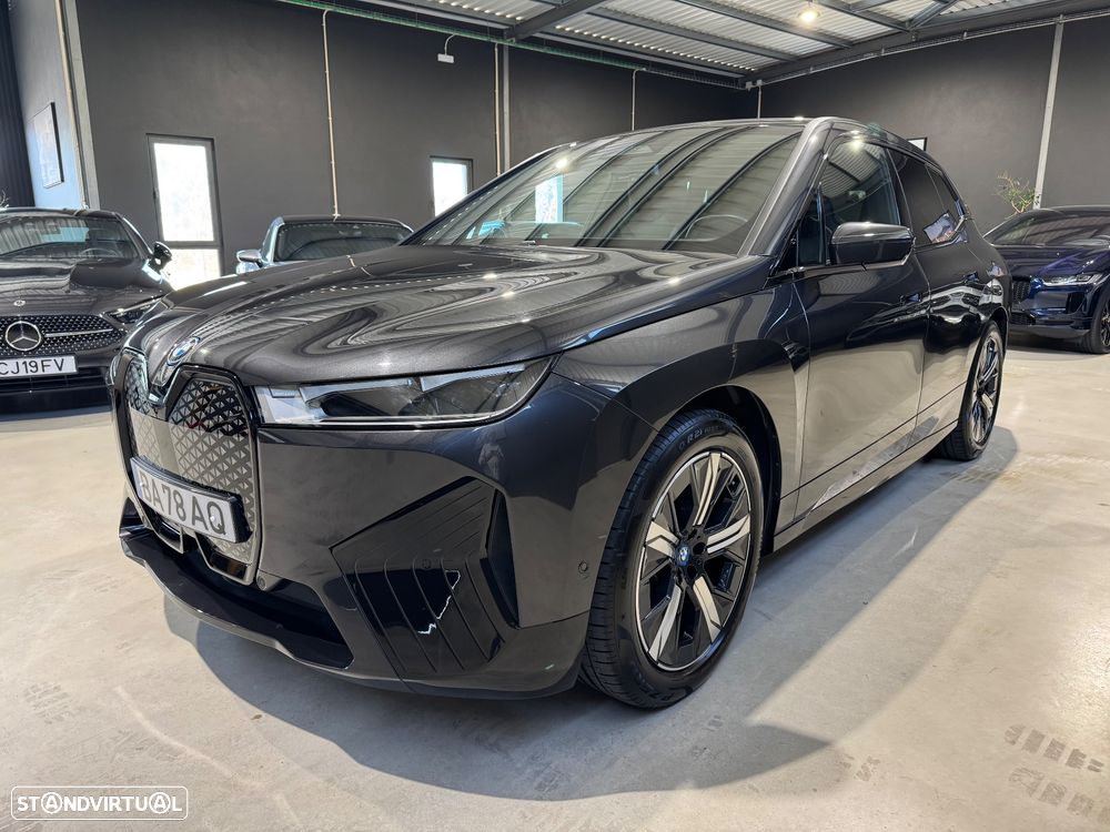 BMW iX xDrive 40 Pack Desportivo - 4